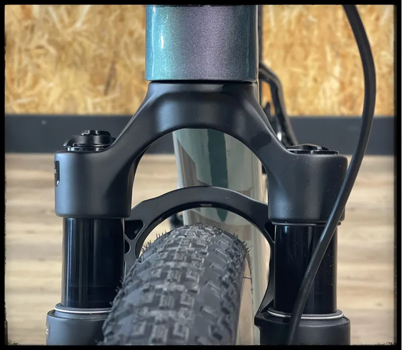 Revolt X Advanced Pro 0 Medium Airglow/Black 2023Currant-4